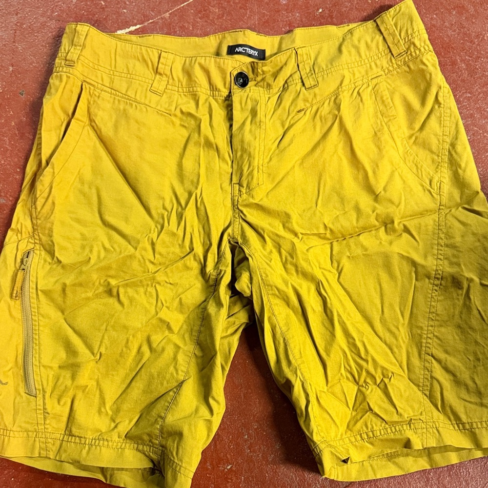Arc'teryx Men's Mustard Cargo Shorts